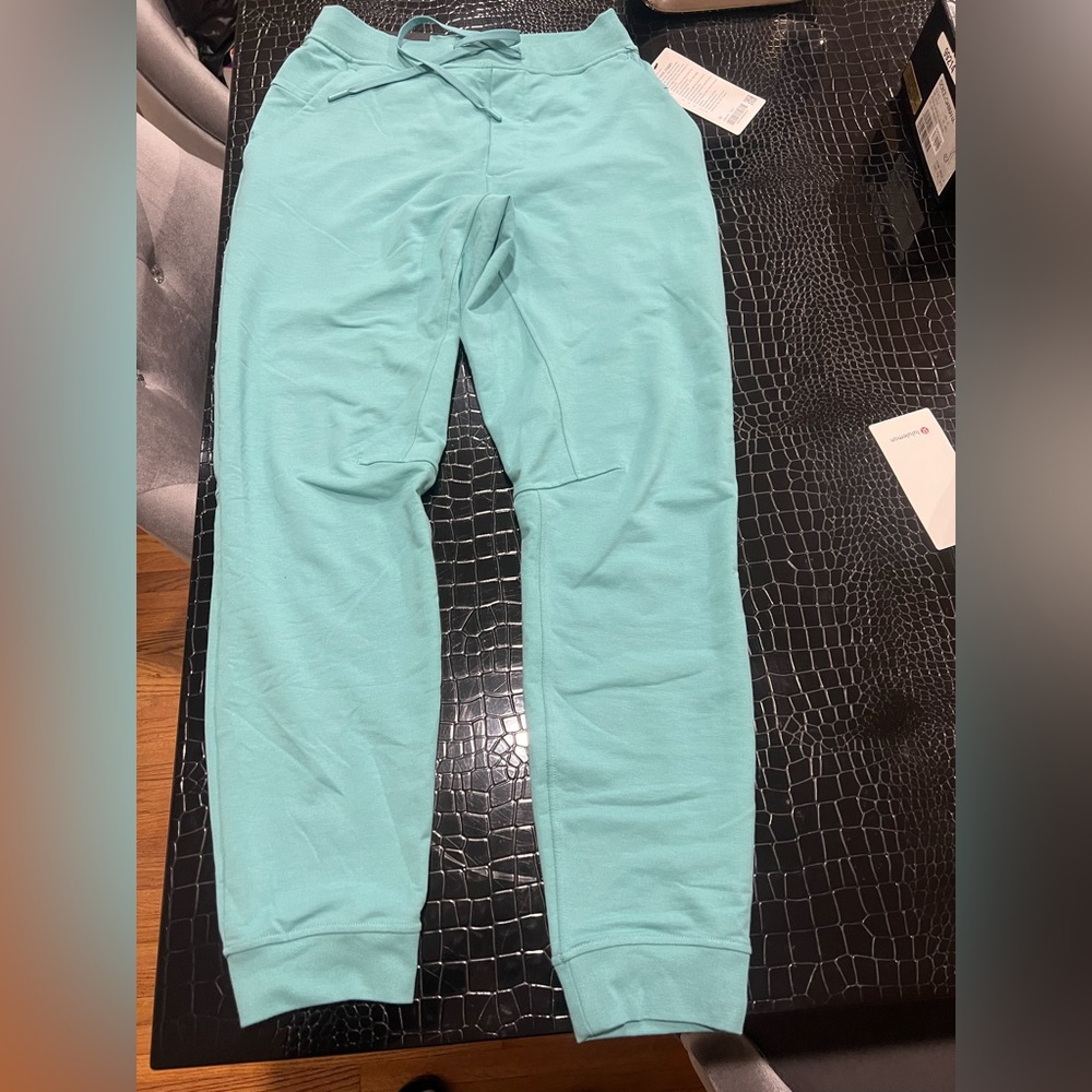 Lululemon city sweats.